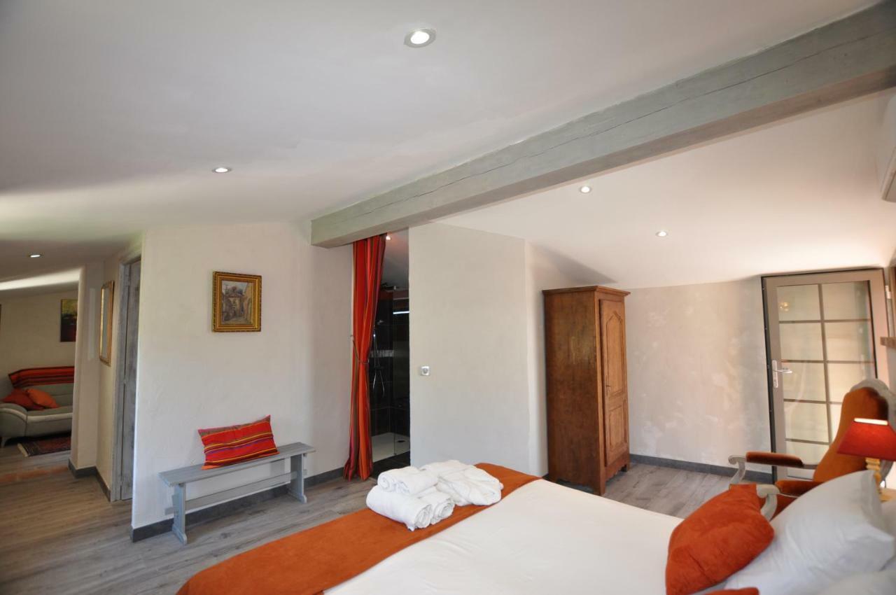 Le Mas Des Colombes Chambres D'Hotes B&B & Spa Oms Exterior photo